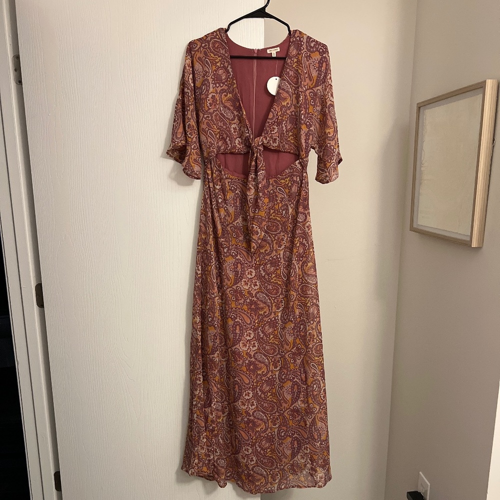 En Crème Tie Front Maxi Dress